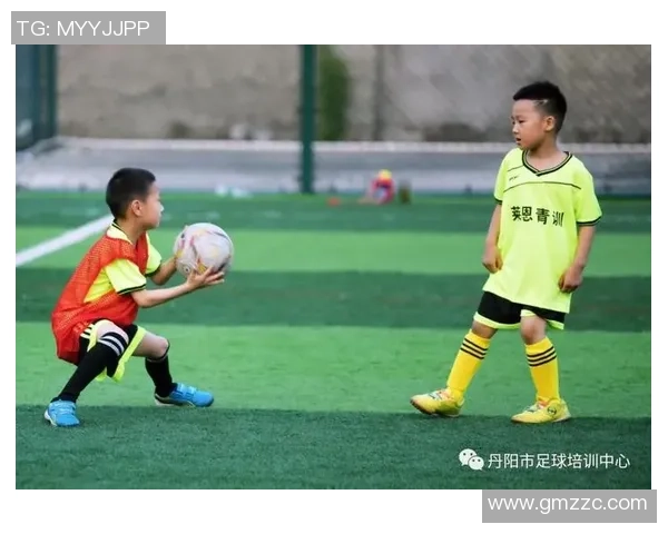 足球球星们的圣诞祝福送上温暖与快乐让球迷共享节日的喜悦